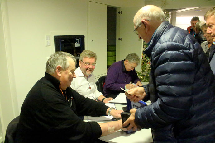 boksignering erling myrbostad, lars steinar ansnes og torbjørn polden_690x460