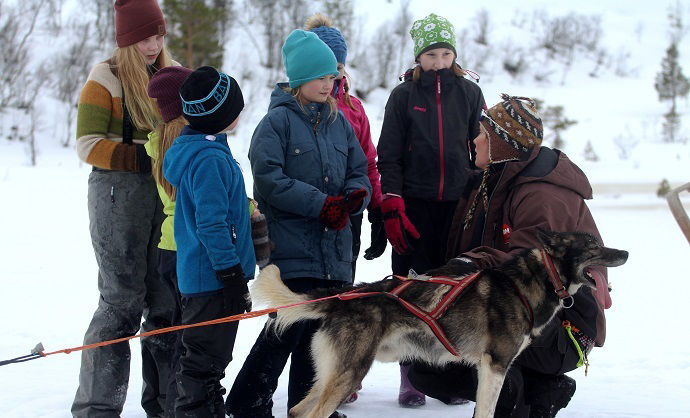 hund og deltakere 1 ingr