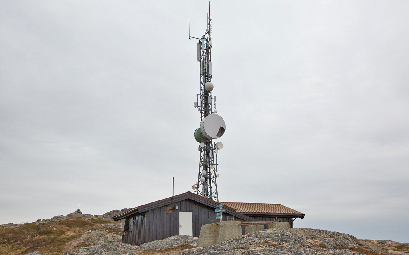 190430f-mast.jpg
