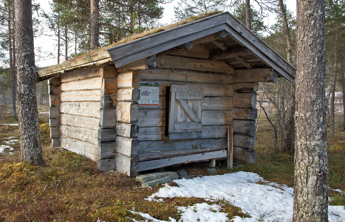 190510h-tømmerhytte.jpg