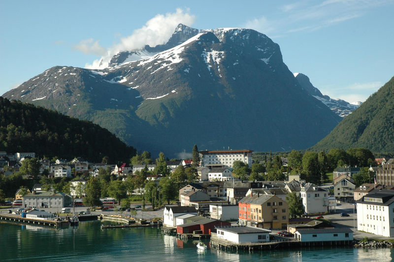 Åndalsnes_from_the_sea