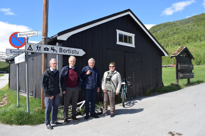 Nettopp ankommet Storligrenda og Bortistu.Fra venstre Olav Helgetun, Per Rindalsholt, Jon Olav Furuhaug og Marit Bolme._690x460.jpg