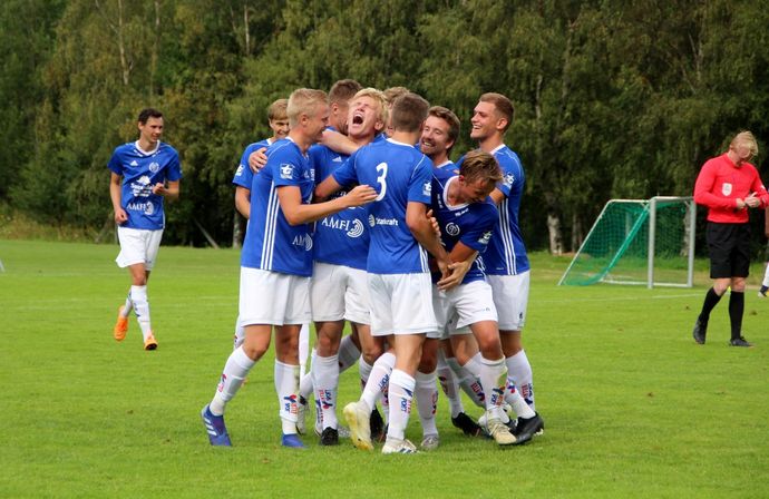 1500 kbk 2 frikk hauglann talgø feiring 1-0