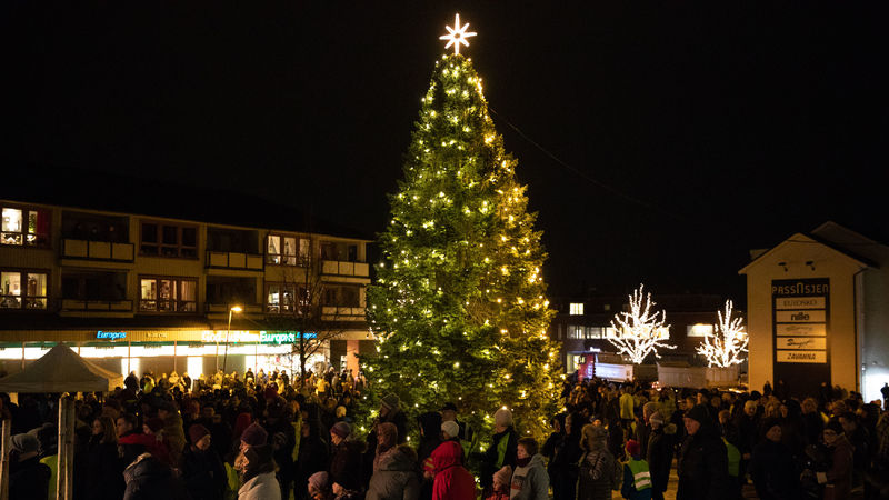 Velkommen til julegrantenning i Moelv julegrantenning i Moelv