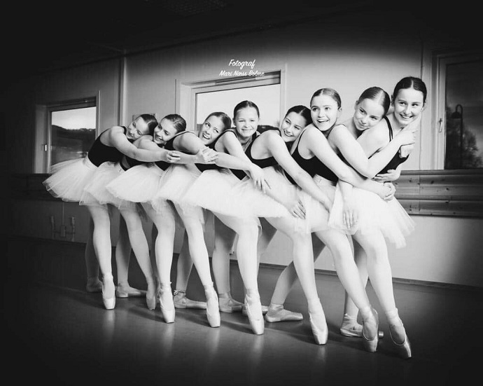 1. Ballettjenter. Fotograf Mari Næss Bolme.jpg
