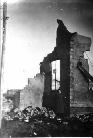 Sprengt og brent hus i Berlevåg.  All bebyggelse i Berlevåg  ble ødelagt av tyskerene da de trakk seg ut av Finnmark høsten 1944. Foto: Museene for Kystkultur og gjenreisning