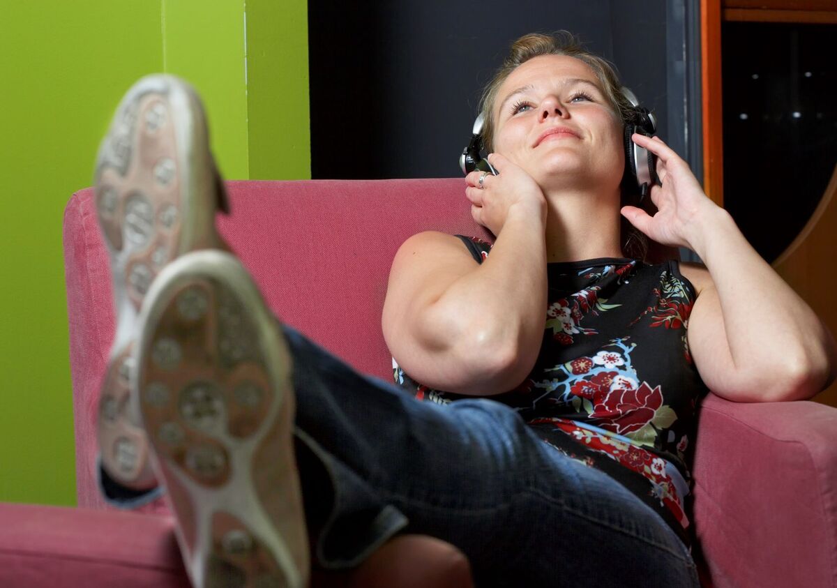 MYE LYD. En av fem unge bruker hodetelefoner i mer enn syv timer per dag, viser en undersøkelse HLF presenterer i sin Hvert Øre Teller-kampanje. Foto. Berit Roald, Scanpix