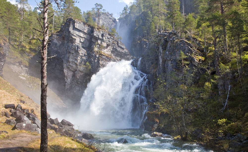 200605a-Nauståfossen1