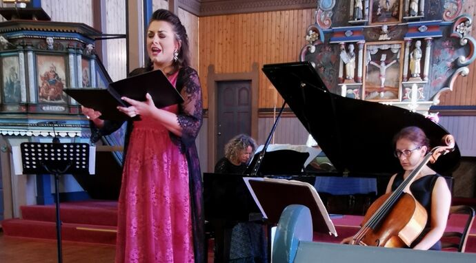 Sigrid Vetlesæter Bøe i samspill med Else Bø på piano og Marianne Lie på cello