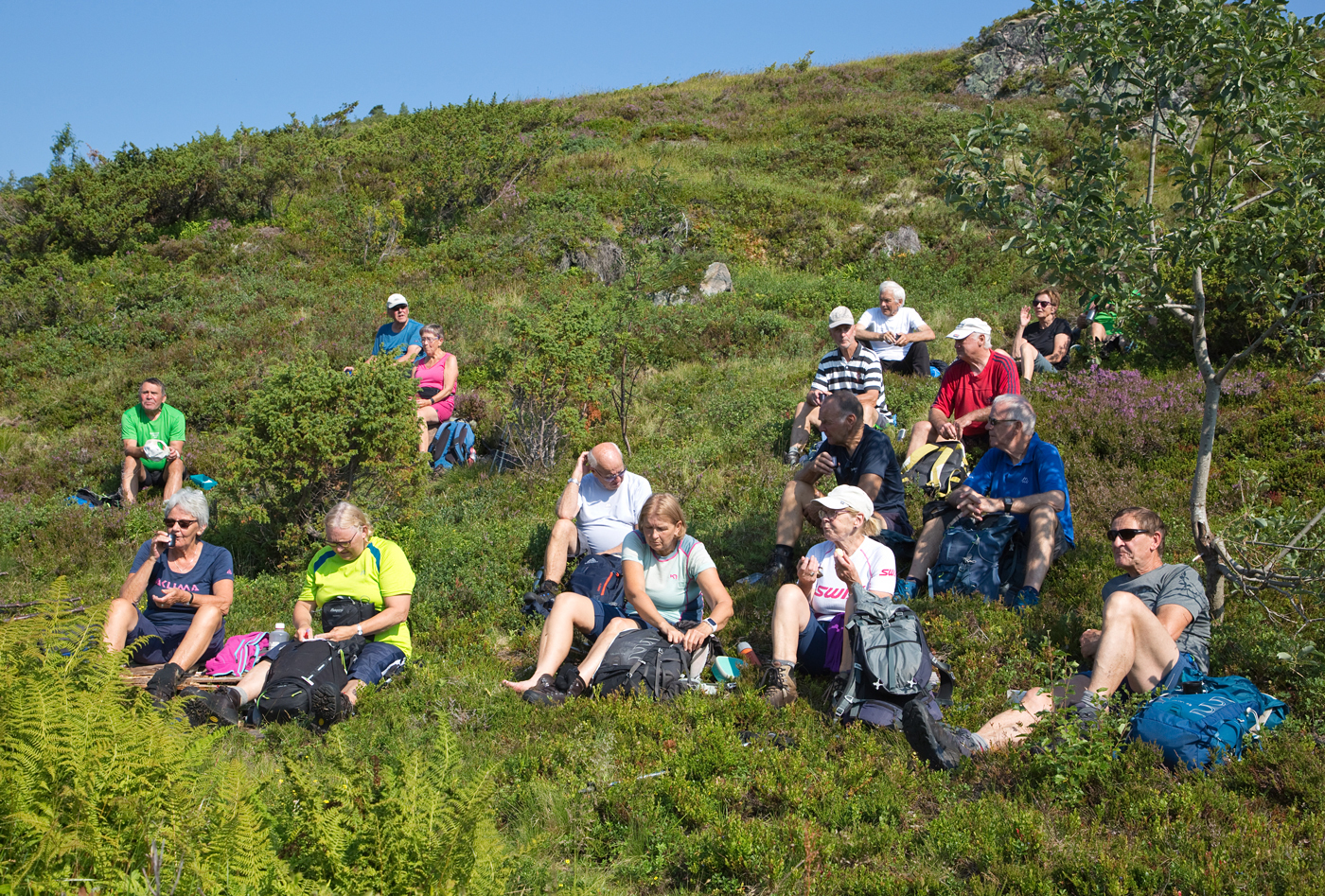 200818b-matpause.jpg