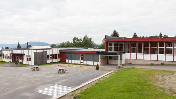 Foto av Kirkekretsen skole fra utsiden