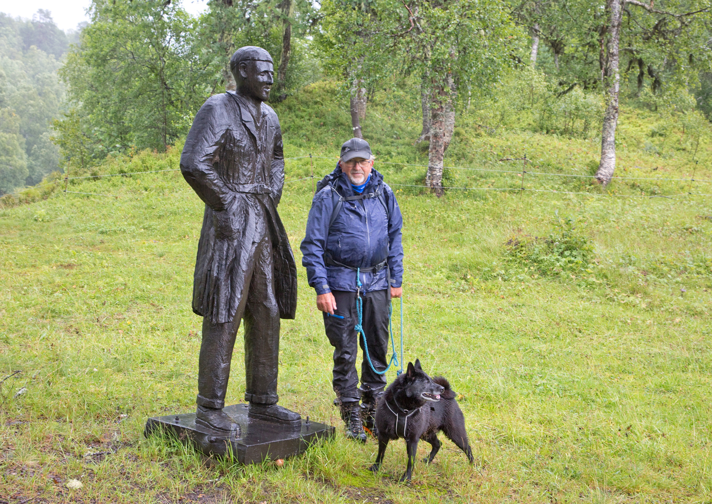 200825i-statue.jpg