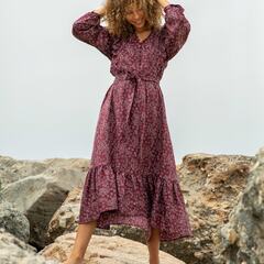 Starlight Dress on rock CAM_LOOK_03_030A3086_1988x2400