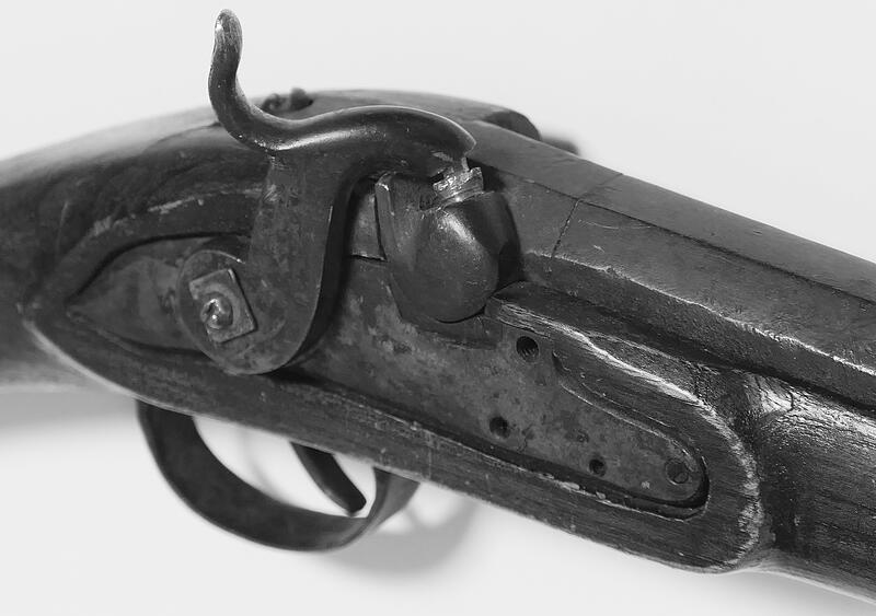 Mekanismen på Tølløv sitt yndlingsvåpen, Storholtrifla.(Fotoeigar: Bøfjorden Historielag)