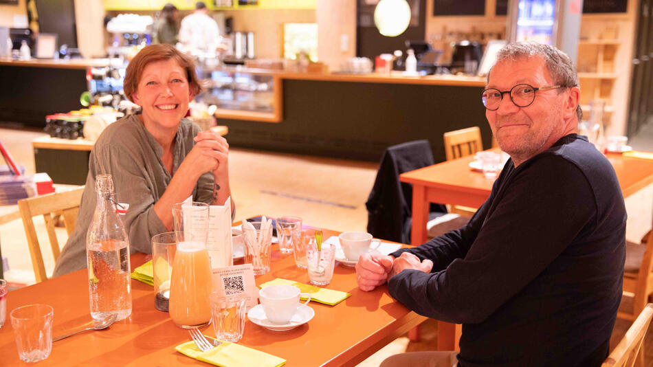 Ilse og Roel Peelen fra Nederland har flyttet til Veldre etter 13 år i Lesja