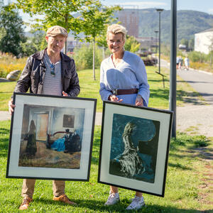 Foto av Enger og Kjærnstad med bilder i Elveparken