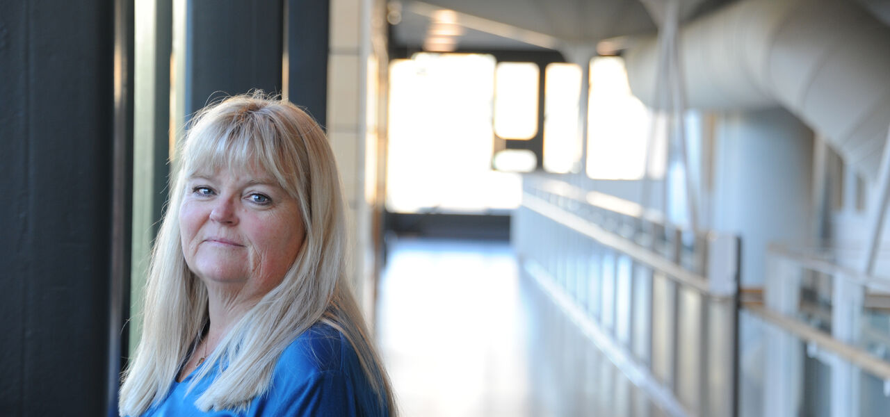 REGISTER-SIRI. Flere hørselsregistre er viktig for å få en bedre hørselsomsorg i Norge, mener Siri Wennberg, som er administrativ sjef for det nye Hørselsregisteret for barn. Et tilsvarende kvalitetsregister for voksne hørselshemmede er hennes neste
