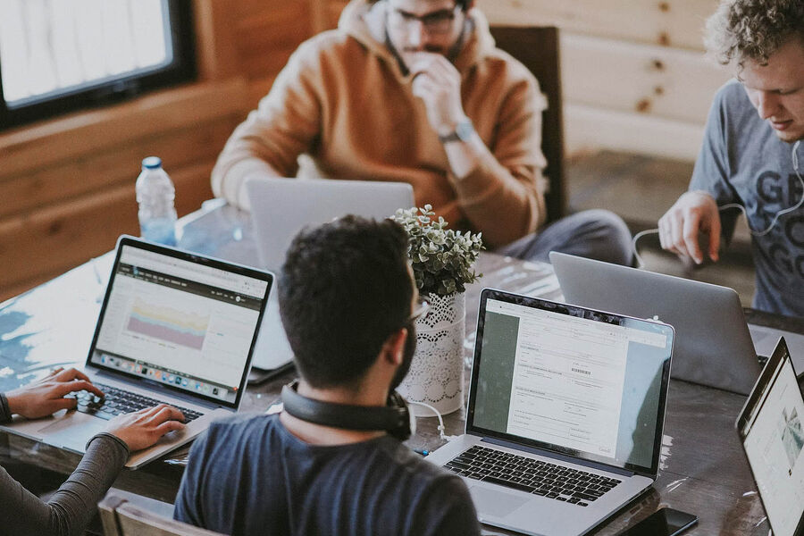 Direktoratet for høyere utdanning og kompetanse betaler for ny utdanning i bransjeprogrammet elektro. Foto: Annie Spratt