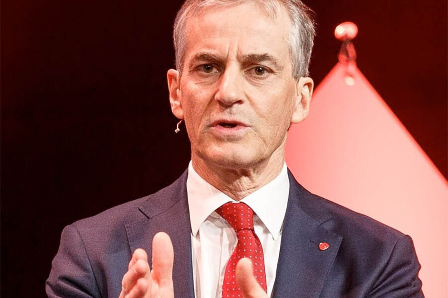 Sannsynligvis overtar Jonas Gahr Støre ledelsen av landet ved å danne ny regjering. Grønn Byggallianse har klare oppfordringer om grønne muligheter innen byggenæringen. Foto: Kilian Munch/Norsk Olje