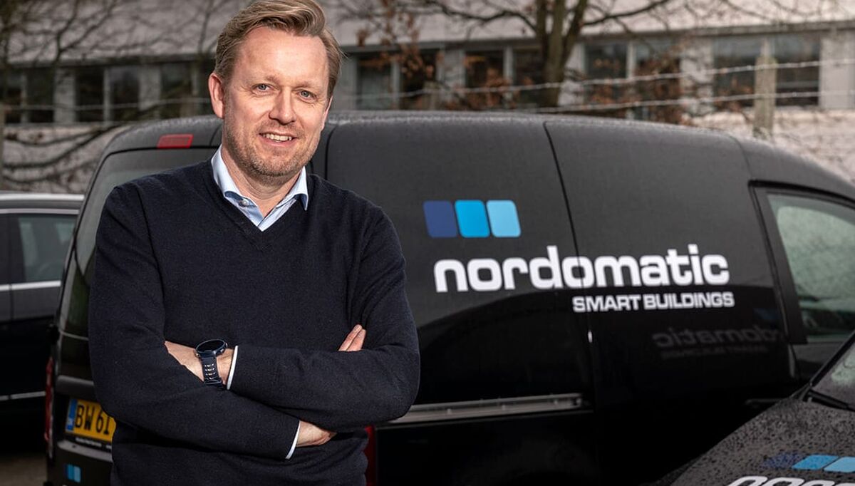 nordomatic21022019-2_toke-juul-ved-servicebil