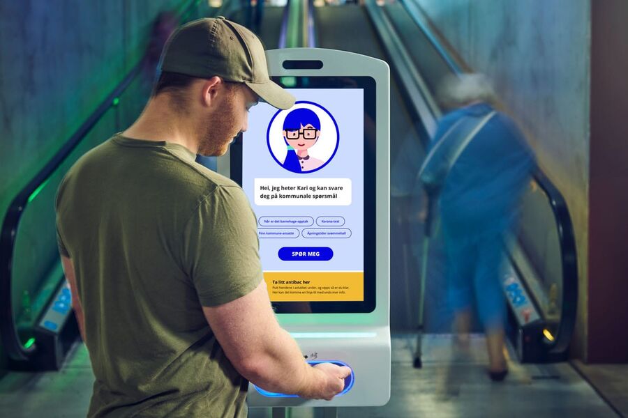 Nå kan du spørre Kommune-Kari i butikken samtidig som du spriter hendene på smittevernkiosken Procon DigiClean