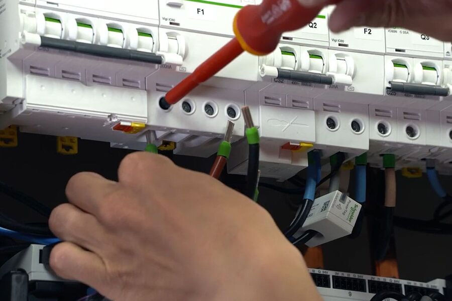 Montering av PowerTag Energy Sensor.