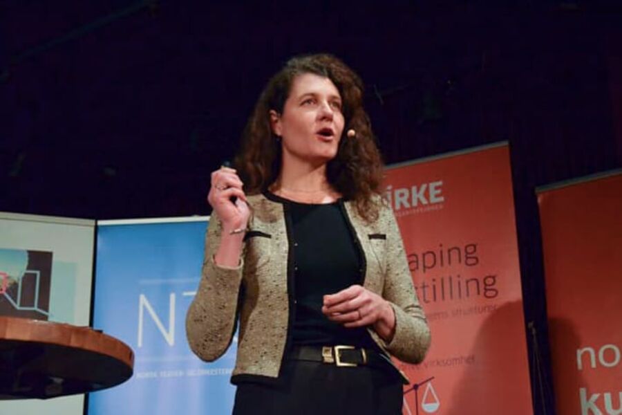 Gjenbruk gjerne fra vårt veikart, oppfordret daglig leder Katharina Th. Bramslev, på kick-off for kunst- og kultursektorens grønne veikart. Foto: Virke/Erika Bruun