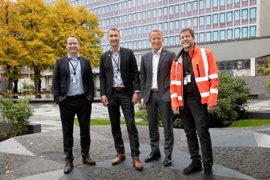  Fra venstre:Morten Grongstad i AF-gruppen, Ståle Rød i Skanska, Harald V. Nikolaisen i Statsbygg og Jimmy Bengtsson i Veidekke.