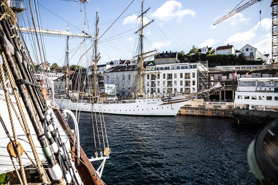 Livlig i Arendal i dagene 12. til 17. august med Arendalsuka. Foto: Arendalsuka