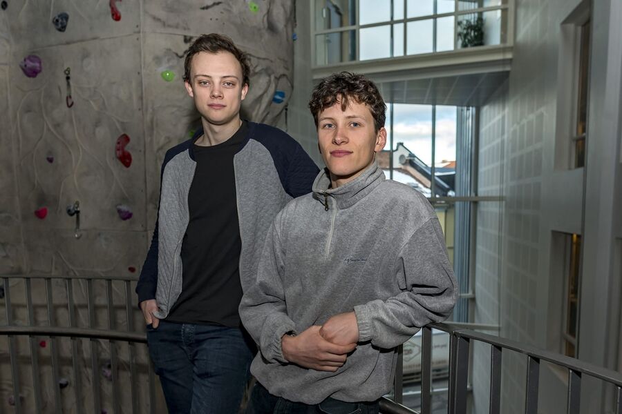 Først ute: Jon Haugvaldstad Vik fra Stavanger og Sigbjørn Tveit fra Voss er begge i det første kullet av masterstudenter i bygg- og konstruksjonsteknikk ved OsloMet.