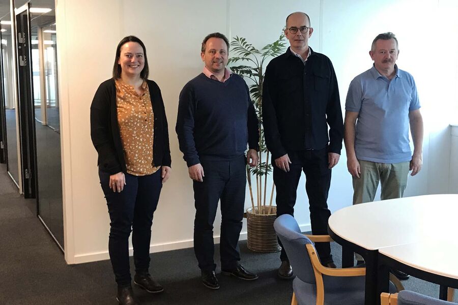 De første ved HRPs kontor i Sandnes. Fra venstre, prosjektleder Kirsten Sandvik, regiondirektør Morten K. Ottesen, prosjektleder Sveinung Lunde og arkitekt/teknisk tegner
Vegard Østvold.