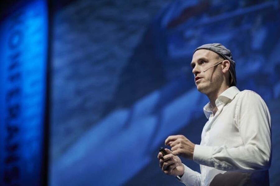 Norconsults Arne Moe Lysaker (her på scenen under Samfunnskonferansen 2018) skal nå dele sine erfaringer fra digital endringsledelse på verdens største BIM-konferanse i Las Vegas. Foto: Bård Gudim