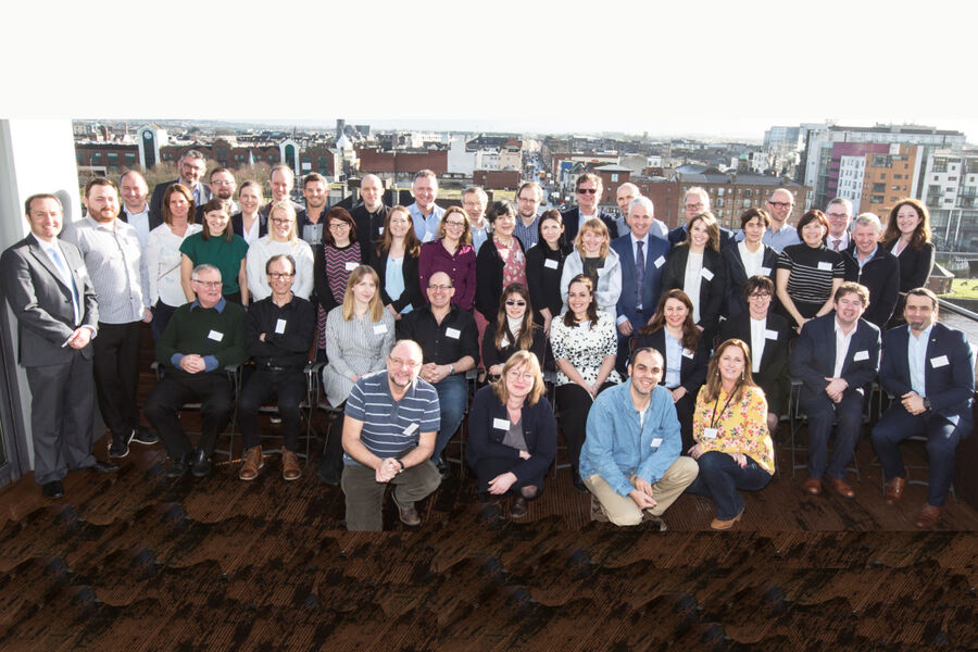 En samlet gruppe av prosjektdeltakerene.