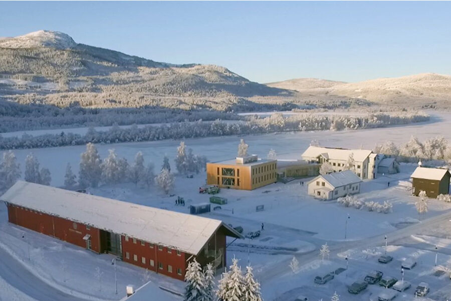 Energisystemet på Campus Evenstad består av ulike strømkilder (solceller, flisbasert kraft- og varmeanlegg, nett), varmekilder (kraft- og varmeanlegg, solfangere, biokjel, elkjel), termisk og elektrisk energilager. 