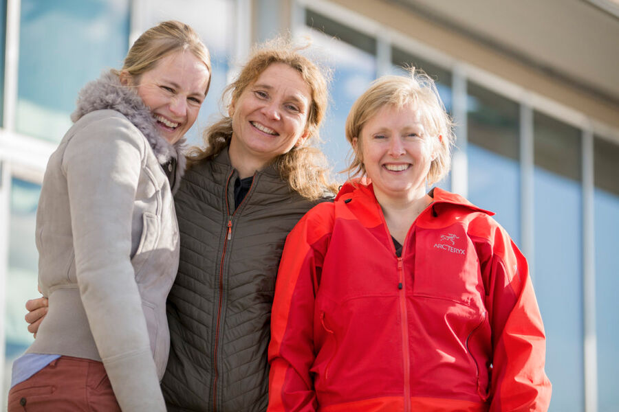 Tre daglig leder i Lavenergiprogrammets ti år, fra vnstre Guro Haug, Christine Molland Karlsen og Solveig M. Irgens. Foto: Dovydas Miliauskas