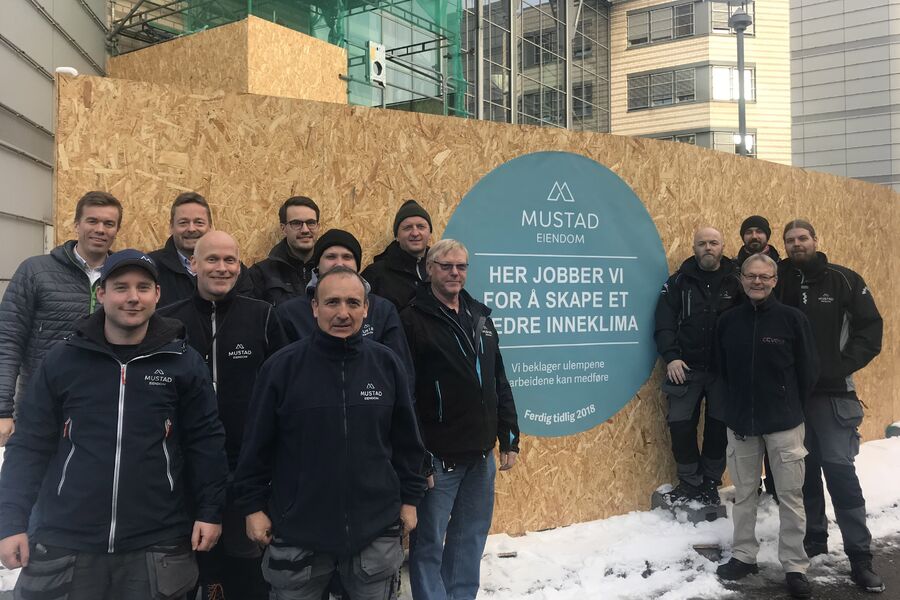 Øverste f.v: Arnstein Stamnes, Terje Wathne, Fredrik Haukland, Terje Vesterhagen, Robert Kongsrud, Mads Rikter-Svendsen. Foran f.v: Johan Dybwad, Kjell Erik Krøkje, Alvaro Martinez, Magnus Dyresen, Erik Mathisen, Oddvar Langeland, Nikolai Marstein.