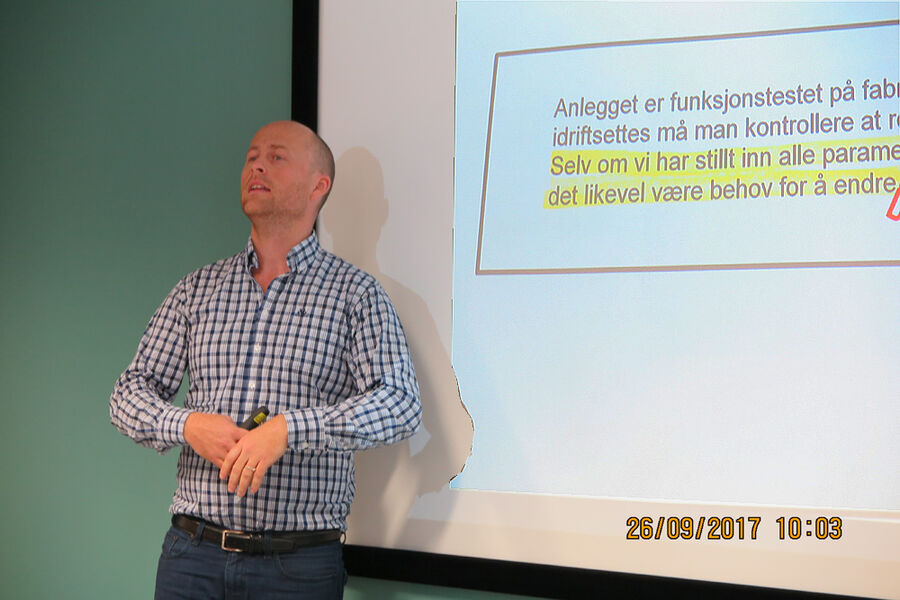 Bildet viser Dan Vegard Vårdal fra vertskapet Sweco under sitt innlegg på ITB Brukerforum i Bergen 26. september 2017. 