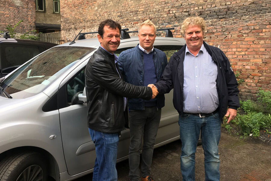 Distriktssjef Jarle Pettersen, administrerende direktør Even Leira i GK Elektro og Stein Rune Mill i Anvendia AS.
