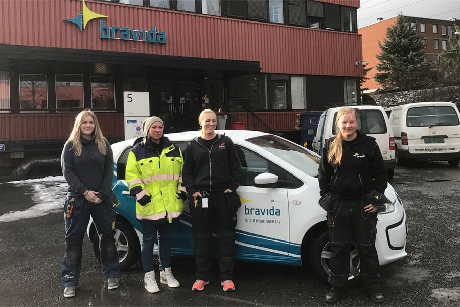 På bildet fra venstre: Bianca Bengtsson, Jannicke Nyborg, Beate Karna og Emilie Snoen. Stine Nelson er ikke med på bildet.