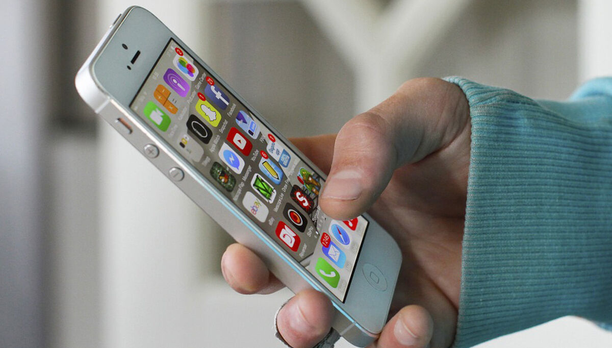 koster-det-virkelig-300-kroner-i-aret-a-lade-mobilen-2