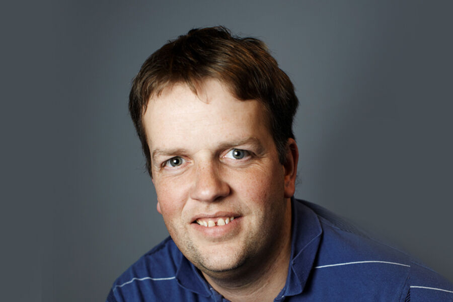 - Vi kommer til å få stadig mer nedbør, og vi må bli mer bevisste på å sikre eiendommene våre mot skadene dette kan påføre oss, fastslår Hans Olav Hygen ved Meteorologisk Institutt (foto: Bård Gudim)