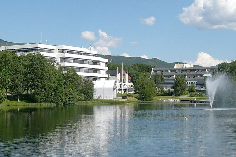 alle-bygg-har-kun-vannbaren-varme-fra-nytt-fjernvarmeanlegg-2