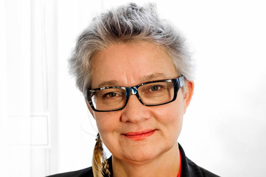 Konserndirektør Hanne Rønneberg er svært fornøyd med at SINTEF Byggforsk nå er miljøsertifisert. Foto: Remy Eik, SINTEF Byggforsk