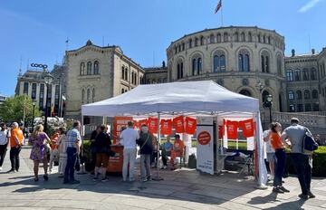 POPULÆRT. HØT-kampanjen er nå i gang for ellevte år på rad med stand foran Stortinget på Eidsvoll Plass.