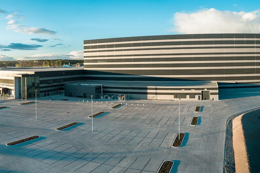 En av Fabritius siste byggeprosjekter er nytt sentrallager for Europris i Moss. Bygget stod ferdig i 2020 og utvides nå med både høytlager og lavtlager som skal stå ferdig i 2023. Etter utvidelsen vil bygget utgjøre 82 766 kvadratmeter og være et av landets største lager- og logistikkbygg. Det er gjort betydelige investeringer i høyteknologiske løsninger, blant annet full-automatisert Swisslog-system som eies av Europris, solceller på taket, samt bygningstekniske installasjoner integrert i SD-anlegget.