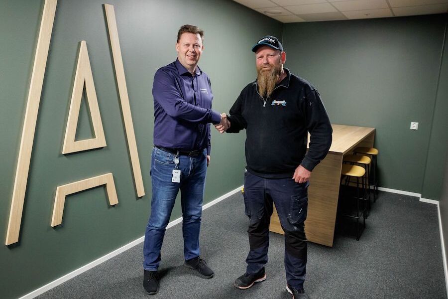 Daglig leder i Assemblin ventilasjon Stein Arne Sværen og daglig leder i Drammen ventilasjon Magne-Vegar Gulbrandsen ble 2. desember enige om salg av Drammen ventilasjon AS til Assemblin ventilasjon AS.