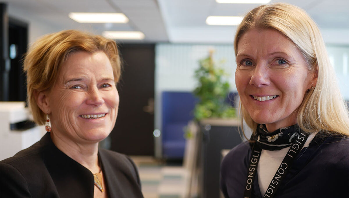 Administrerende direktør i Norsk Kommunalteknisk Forening, Kirsti Kierulf (t.v.) og Consigli-gründer Janne Aas-Jakobsen. Foto: Sindre Haarr