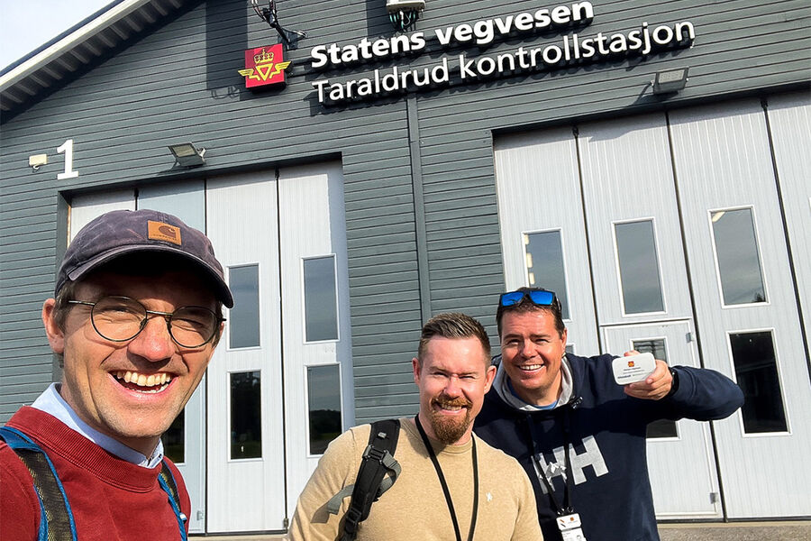 På bildet: Martin McGloin fra Energy Control, Anders Eidsgaard og Martin Hellerød Sæther fra Statens vegvesen.