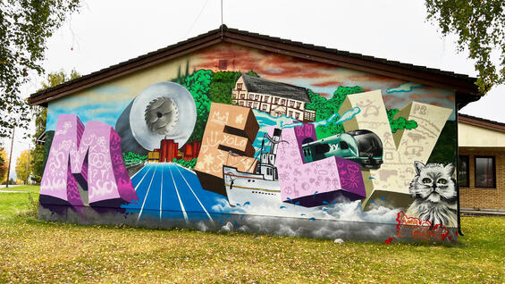 Foto av grafittivegg ved Moelv skole