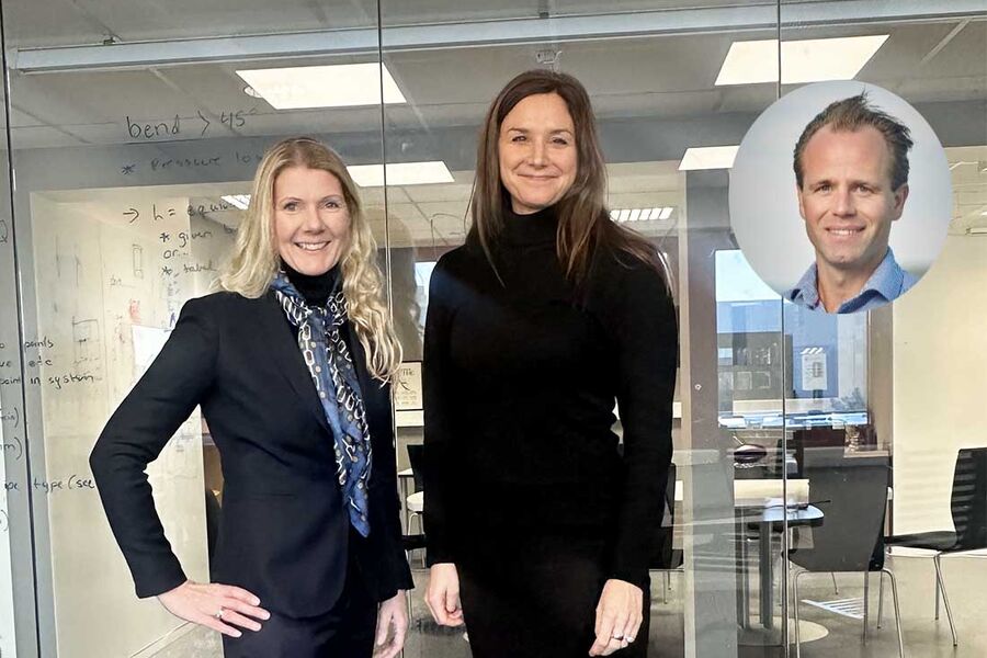 Backe Entreprenør har inngått rammeavtale med Consigli om bruk av den selvprosjekterende ingeniøren. Janne Aas-Jakobsen, CEO, og Ingebjørg Foss Daae, COO i Consigli, og viseadministrerende direktør Mårten Skällenäs, ser store muligheter i det inngåtte samarbeidet.